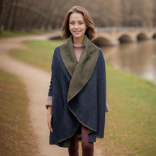 Load image into Gallery viewer, Sleeveless Reversible Jacket - Green/Navy