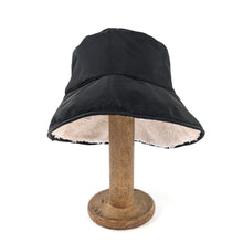 Load image into Gallery viewer, Showerproof Hat with Teddy Bear Lining - Cream