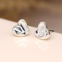 Load image into Gallery viewer, Silver Wavy Heart Stud Earrings
