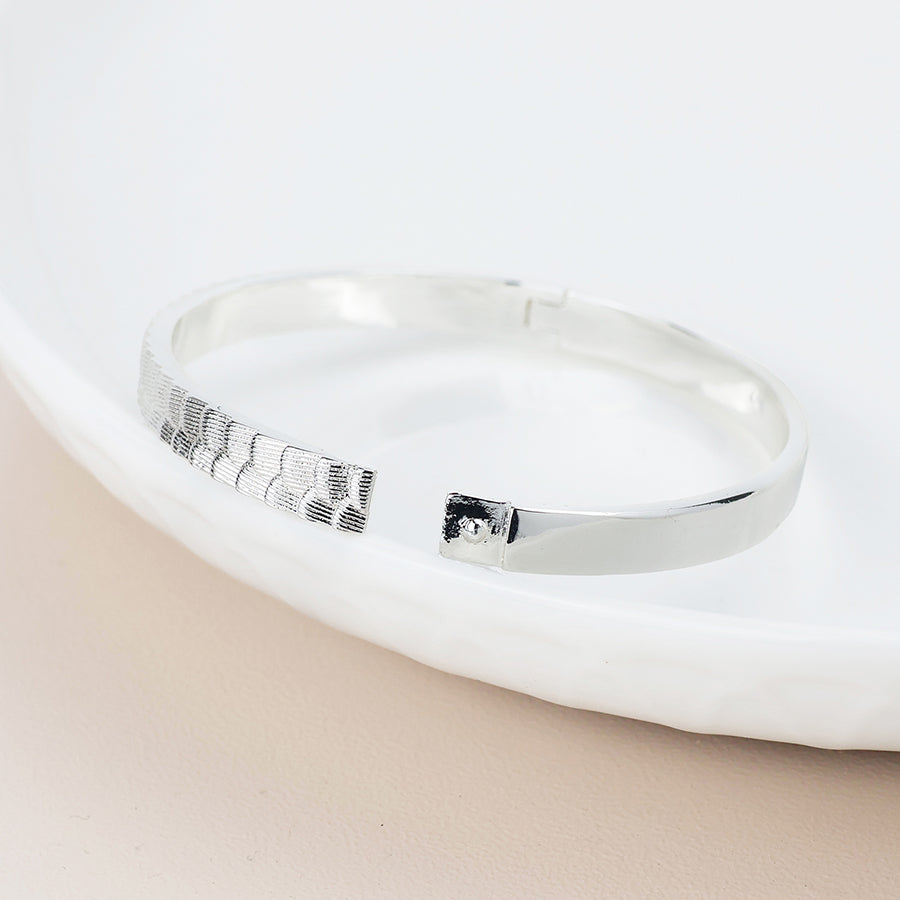 Silver Plated Scallop Embossed Bangle