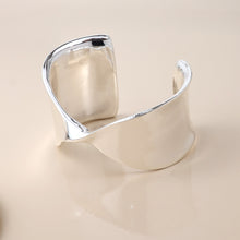 Load image into Gallery viewer, Silver Plated Wide Twist Front Bangle
