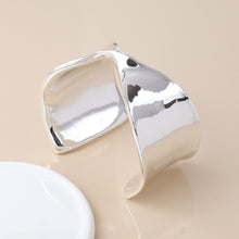 Load image into Gallery viewer, Silver Plated Wide Twist Front Bangle
