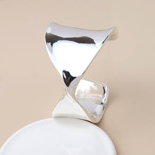 Load image into Gallery viewer, Silver Plated Wide Twist Front Bangle
