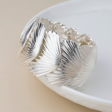 Load image into Gallery viewer, Silver Plated Stretch Clam Shell Bracelet
