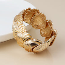 Load image into Gallery viewer, Golden Stretch Clam Shell Bracelet
