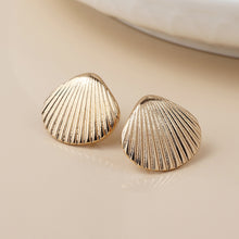 Load image into Gallery viewer, Golden Clam Shell Stud Earrings
