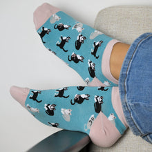 Load image into Gallery viewer, Pink and Blue Mix Cat Socks
