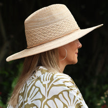 Load image into Gallery viewer, Natural Summer Packable Fedora Hat
