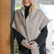 Load image into Gallery viewer, Oatmeal Chunky Knit Triangle
