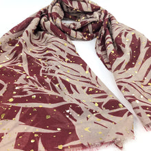 Load image into Gallery viewer, Glistening Leaves Scarf - Dark Red
