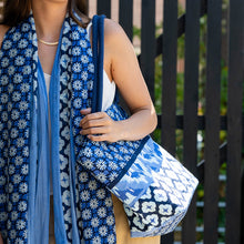Load image into Gallery viewer, Blue Mix Floral Tile Print Beach Bag
