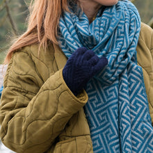 Load image into Gallery viewer, Navy Blue Cable Knit Gloves
