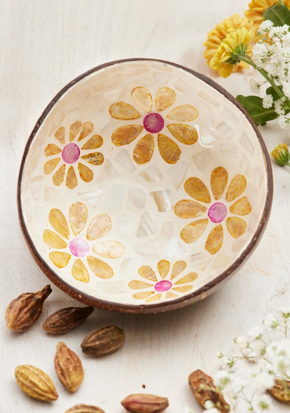 Coconut Shell Bowl - Daisies