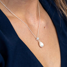 Load image into Gallery viewer, Sterling Silver Shell Pearl Drop Necklace

