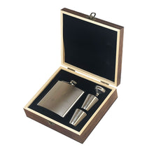 Load image into Gallery viewer, Golf Hip Flask &amp; Cup Set
