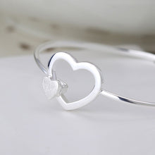 Load image into Gallery viewer, Heart Clip Bangle
