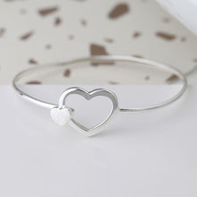 Load image into Gallery viewer, Heart Clip Bangle
