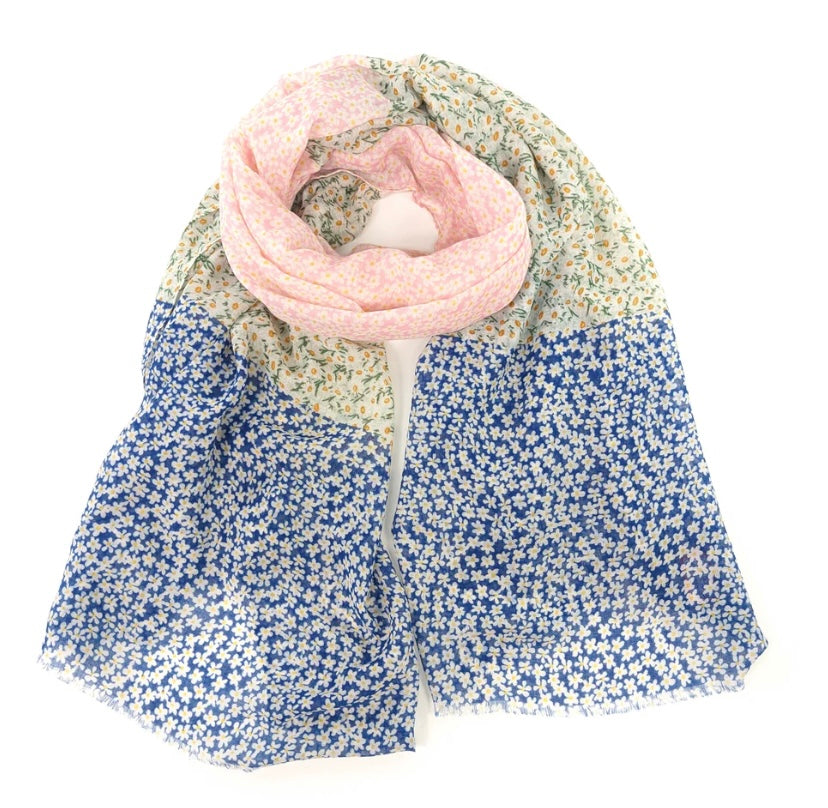Drops of Daisies Scarf Blue